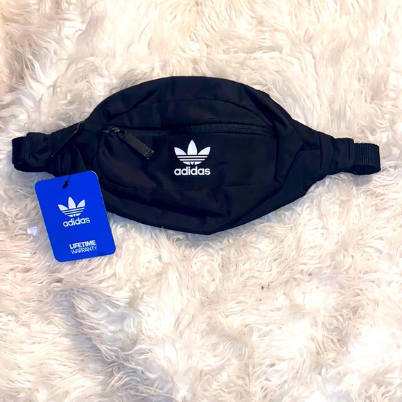 ADIDAS FANNY PACK NWT - Picture 1 of 2